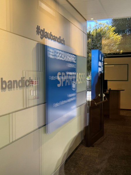 Sparkasse Scheibbs_Eingangbereich.jpg