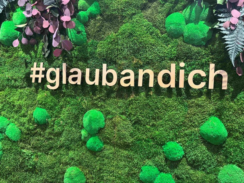 Sparkasse Scheibbs_Mooswand.jpg