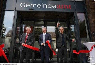 BLindenmarkt18Band schneiden.jpg