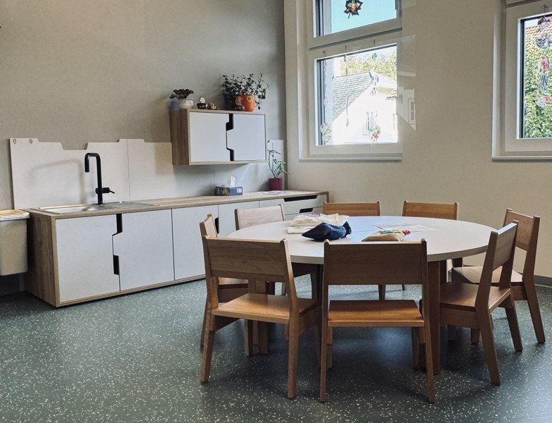 Kindergarten_Sitzgruppe, Spielküche.jpg